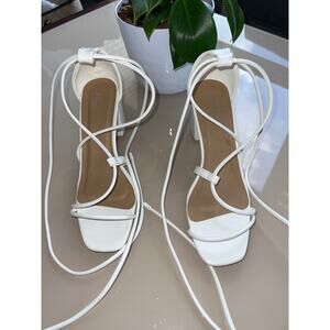 Sale!! NASTY Gal Faux Leather Strappy Sandals
White Sz 9. Or 39.   3” heels